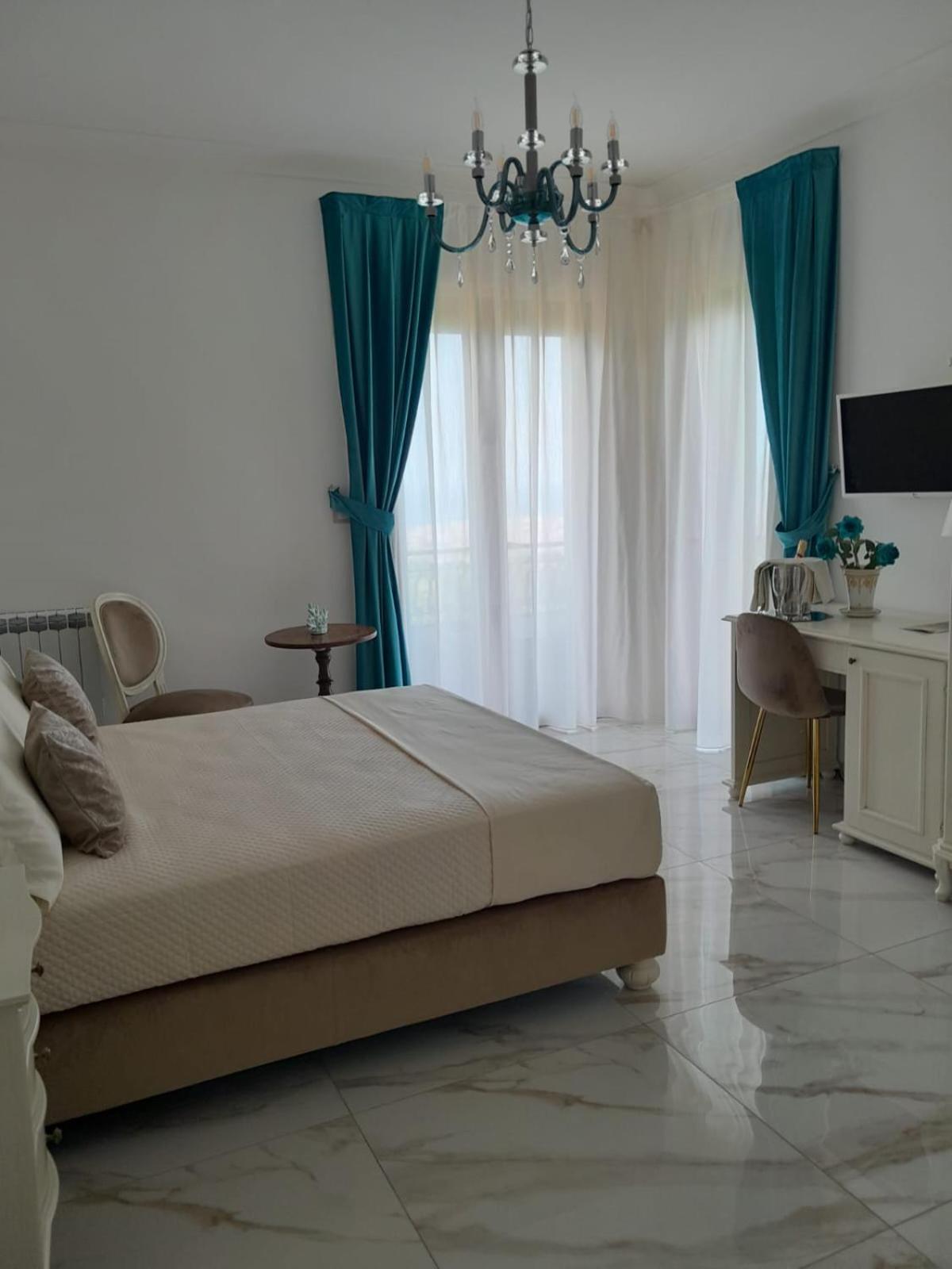 La Vigna Del Vento Bed & Breakfast Casola di Napoli Exterior photo